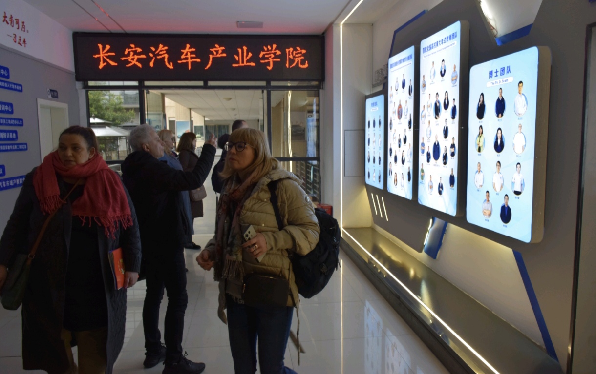29AA7E5C45958934047F1A759FFC9A6C车辆学院.jpg